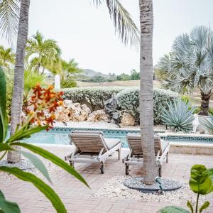 Family villa with private pool & golf course view