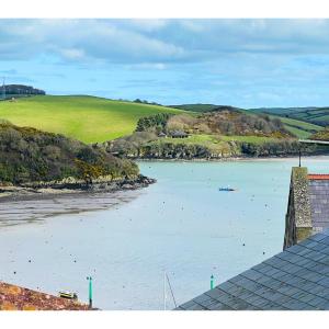 3-Bedroom Home with Stunning Estuary Views