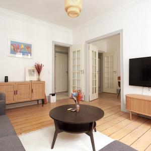Family - Central - Sea - Luxury