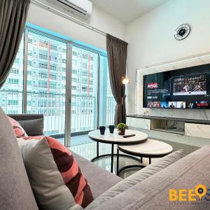 Salak Selatan Pool View with Wifi & Netflix 4PAX