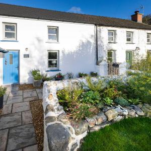 Dyffryn Cottage