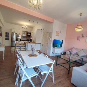 Agarimo Homes - Tu hogar lejos de casa