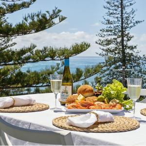 Seaspray 1 - Oceanview Apartment Steps from Yamba Main Beach - Holiday Yamba