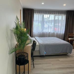 Cozy Ensuite Room with Amenities & Private Entrance