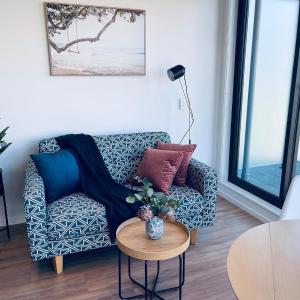 Brand New Luxury Studio Queen Street View