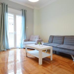 Patisia, a minimal apartment