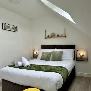 Cosy 3 Bed Apartment Near Birmingham Airport & NEC Perfect for Groups & Contractors!