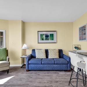 Oceanfront condo Steps to the beach w No Resort Fees