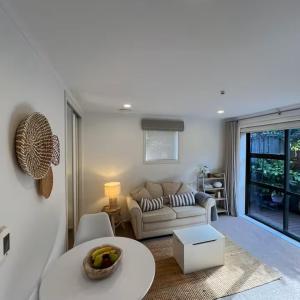 Auckland Coastal Hideaway Castor Bay Beach