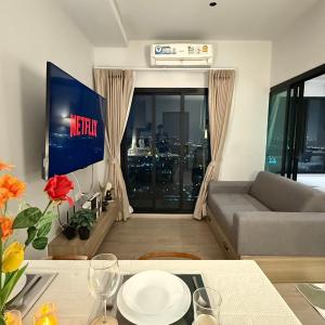 1 bedroom condo, next to BTS Talat Phlu, 0 meters, near Iconsiam, monthly room available
