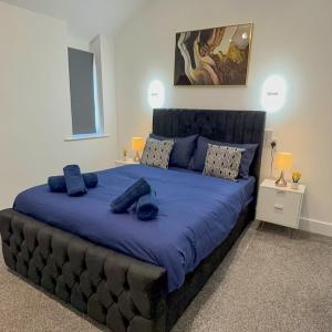 Cozy 5-Bed Caldecott Stays-Sleep 6
