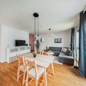 Great apartment - 2 bedrooms - with parking