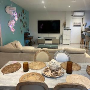 Duplex quatre pièces - une chambre bébé à 5 minutes de la plage