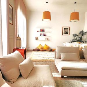 The 31 Grand Théâtre by IB Signature - Boho Chic 1BR Apt - with Wifi - Self check-in - 24 x7 Security - City View with terrace - Walk to Cafes! City Centre, Tram