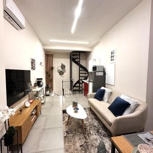 City Center Acropolis area Maisonette Modern House