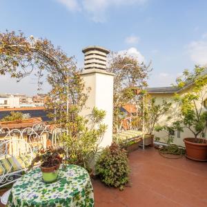 La Milano Design '50s with Botanical Terrace