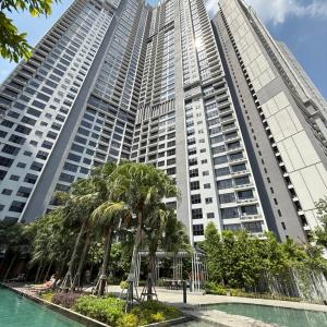 AGILE SKY HOME NEAR PAVILION MALL & TRX ViEW INCLUDING SWIMMING POOL