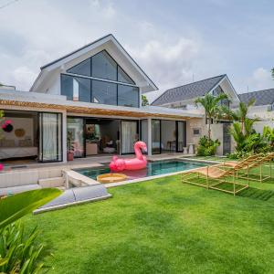 Casa Luna - 4BR villa near Canggu