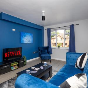Stonecliffe Thirty Five By Alt-Stay - 3 Bed Contractor and Relocation Accommodation with Ensuite Bedroom, Parking, Kitchen, Laundry, Pool Table, Fast Wi Fi and Smart TV - Long Stay Ready with Weekly and Monthly Rates