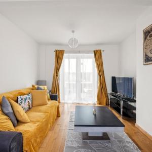 Spacious 2-Bedroom House with Large Garden & Free Parking - Perfect for Contractors & Families