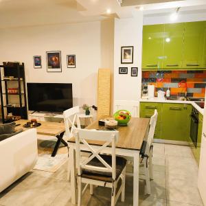 Nesta Home Athens, Cozy Private Apartment with SuperFast Wi-Fi