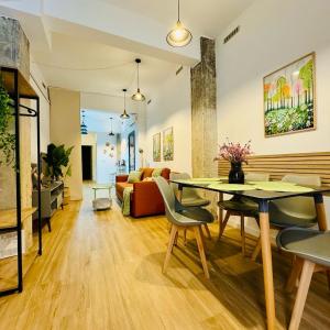 ORI A Cool & wide apartment next to historic center