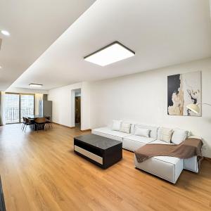 Tyms 3BR 2BA Apt Gubei CBD Near Line10
