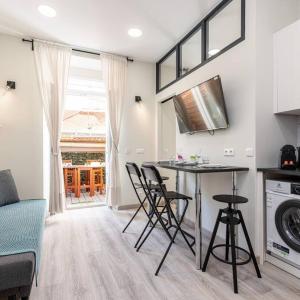 1 bed, center of Nice with AC