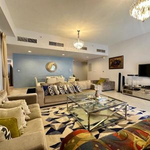Stylish 1BR in Executive Tower