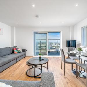 Exquisite 2bed Apt with Parking Near 02 Arena