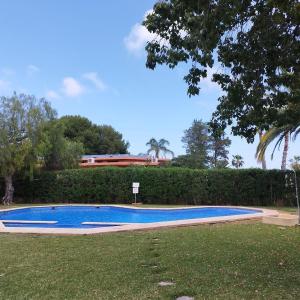 estudio para parejas con piscina en urbanizacion tranquila