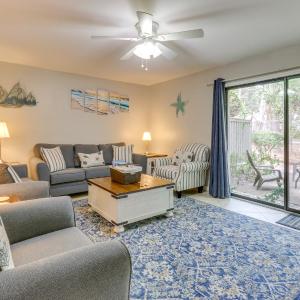quarter Mi to Ocean Beach Pebble Townhome with Patio