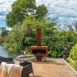 Streamside Flax Cabin - Waitahanui, Taupo