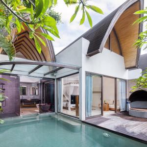 6 min to beach - NEW Luxe Pool Loft w/120' Cinema