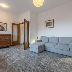 GuestHost - Roomy Apartment near UniBo & Porta San Donato