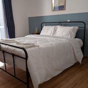 2 Bedroom 1,5 Bath near Kolonaki Square 9min from Metro station