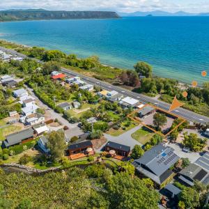 Streamside Fisherman's Cabin - Waitahanui, Taupo