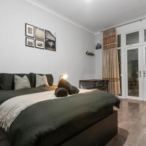 Modern Moseley Studio - 3
