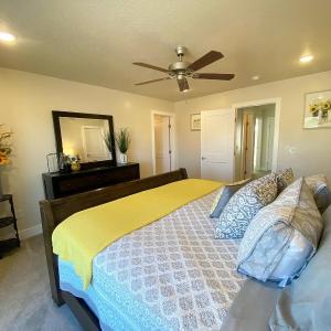 Kanab Family condo with yard & Hot Tub Close to Zion