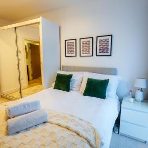 Lux Room to London Eye