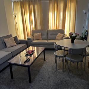 Great 2 bed Apartment