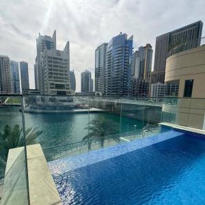 Luxury Sea View Studio in Dubai Marina