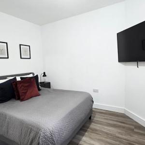 Modern Central Studio in Old Street 1