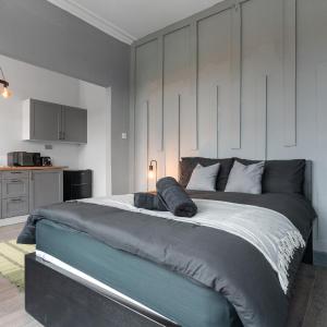 Cosy Moseley Studio - 7