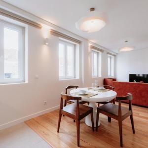 Mary Orange - NO 232 1 - Stylish & Bright Two-Bedroom Apartment