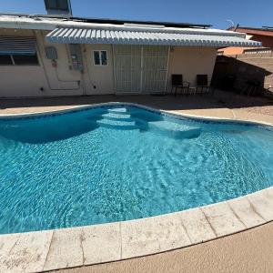 Private Pool Oasis for 6 5 Min DT 8 Min Strip