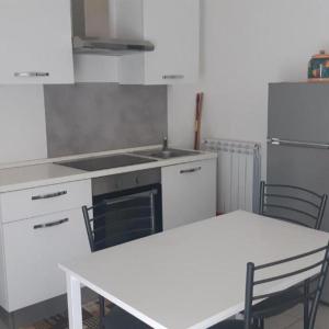 ATOS - Camera con Bagno e Cucina privati