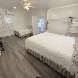 Vegas Apt 8 Mins to The Strip - Free Parking