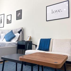 Modern Renovated Studio Building 197 - 5 Min Walking from Metro and Pavilions