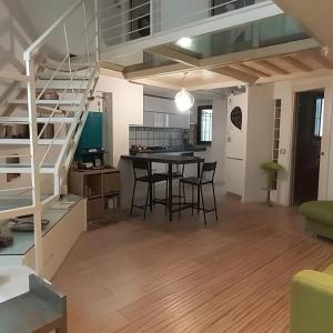 La casa nel cortile-Free parking